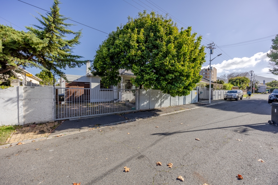 4 Bedroom Property for Sale in Wynberg Upper Western Cape